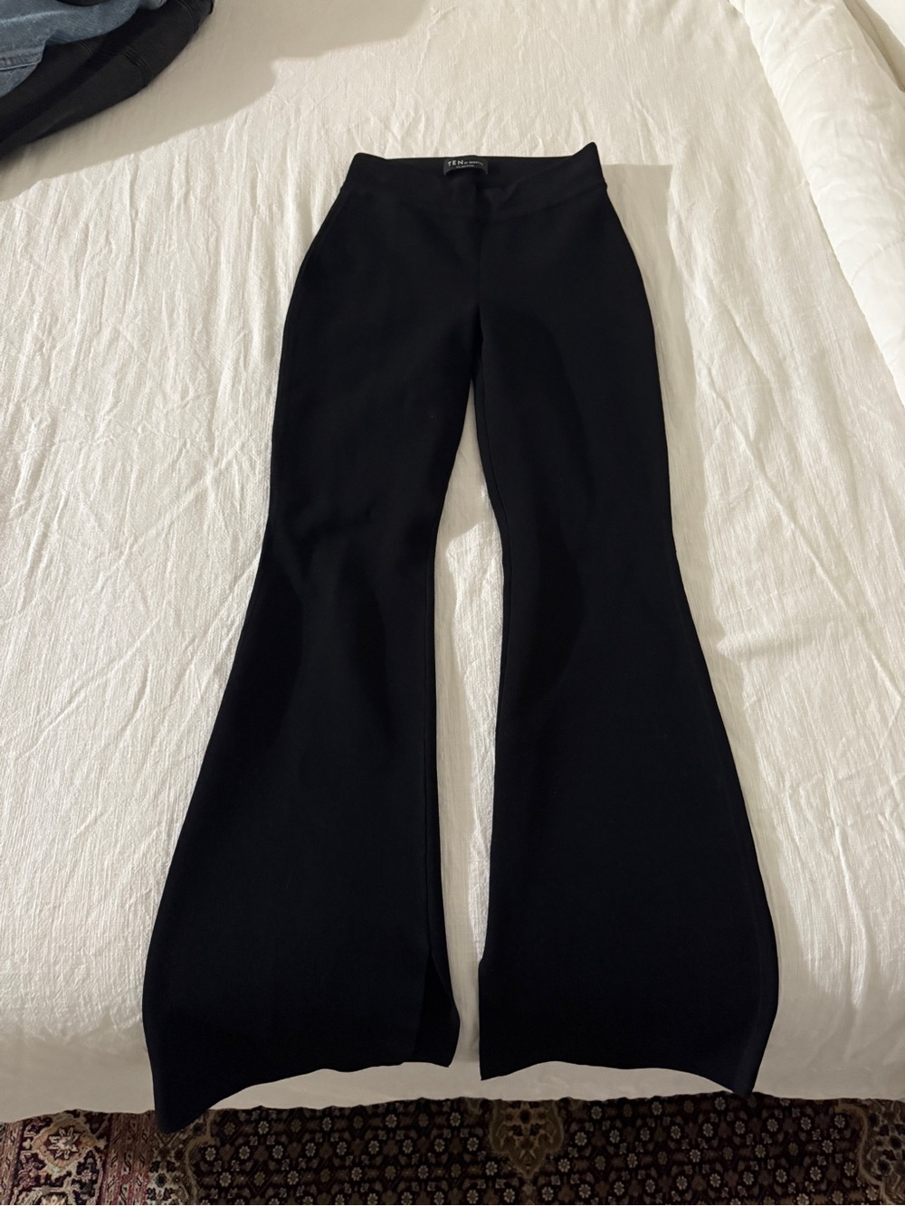 Aritzia black pants